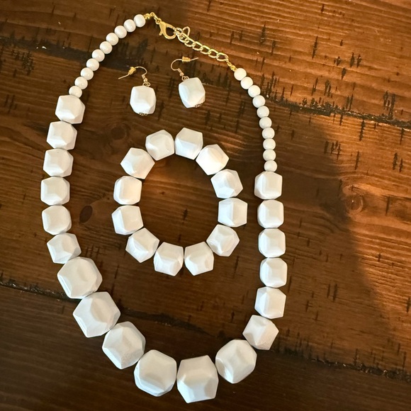 Jewelry - Wilma flinstone jewelry for costume